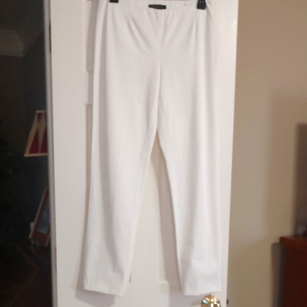 Foxcroft White Straight Leg Pants. Size 4